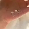 Brincos de Trevo de Quatro Folhas Lisos de Prata em Formato de U para Piercings Duplos, Brincos Integrados com Rosca para Cuidados com a Orelha, Targos de Cartilagem para Piercings de Dois Furos, Atacado