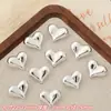 Contas Soltas em Formato de Coração Galvanizado Estilo Coreano com Furos Retos, Acessórios para Corrente de Celular Colar Joias DIY Feitos à Mão
