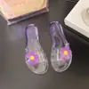 Pantuflas de Cristal Transparente con Flores de Colores para Uso en Casa, Adecuadas para Interiores y Exteriores, Sandalias Ligeras, Sencillas y Modernas de Una Sola Tira para Mujer