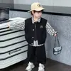 Ropa de Otoño para Niños Chaleco de Algodón Camisa a Rayas Corbata Overol Conjunto de Tres Piezas Casual Estilo Coreano 2026 Nuevo Niños