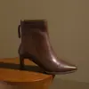 Botines de tacón alto para mujer, elásticos, talla petite, nuevo estilo francés, botas adelgazantes para otoño e invierno, Botas Martin, tacón grueso, marrones, súper populares, 2026
