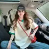 Camiseta de algodón puro para mujer con diseño chic de bloqueo de color estilo sal, top de alta gama con bloqueo de color, cuello tipo polo de una cara, suelto y versátil
