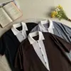 Camiseta de Punto Manga Corta con Cuello Falso de Dos Piezas para Hombres y Mujeres, Bloques de Color de Verano, Estilo Lujo Ligero Old Money, Top Casual para el Trabajo
