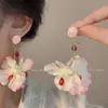 Brincos de Flor de Tecido Rosa Doce Novos Japoneses e Coreanos Moda Nicho DIY Feito à Mão com Pérolas Brincos de Rosa Mulheres