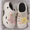1 Sapatos perfurados de sola grossa femininos 2026 novo estilo verão para uso externo para pés cavos aumentando a altura EVA antiderrapante à prova de odor bico fechado meio chinelo