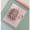 Estojo estiloso para AirPods 5ª geração Bluetooth, estilo coreano, estampa de leopardo doce e cool, também compatível com AirPods Pro 3