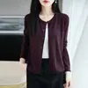 Cardigã de tricô com gola redonda em estilo minimalista para mulheres, perfeito para o início do outono, leve, feito com lã sintética de alta qualidade, branco elegante, versátil como camada base