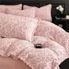 Juego de cuatro piezas de invierno grueso estilo francés bordado de terciopelo de leche con ribete de pelo de conejo, ropa de cama cálida de terciopelo coral antiestático 4
