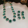 Pendientes y Conjunto de Collar de Piedras Preciosas Esmeralda Brillantes con Diamantes, Cadena de Clavícula de Lujo Ligero de Nicho, Conjunto de Joyería Estilo Palacio para Mujeres
