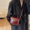 Bolso de Mano de Moda de Nicho Transfronterizo para Mujer, Bolso Cubo, Nuevo de Primavera, Retro Versátil, Bolso Cruzado Casual para Mujer