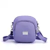 Bolso bandolera nuevo 2023 para mujeres de mediana edad bolso de mano bolso de mujer bolso simple de tela de nailon en stock al por mayor