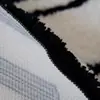 Envío Transfronterizo de Alfombra de Felpa para Mesita de Noche de Dormitorio Estilo Ins Conejo Acostado para Niñas, Alfombrilla Antideslizante y Absorbente de Agua