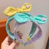 Faixa de Cabelo para Adultos e Meninas Jovens, com um Toque de Luxo Leve e de Alta Qualidade, Projetada para Fazer a Cabeça Parecer Menor, Acessório de Cabelo em Tecido Antiderrapante com Tecelagem de Bolinhas
