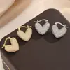 Aretes de Corazón Completamente Incrustados de Diamantes Estilo Lujo Ligero Francés Oro y Plata Dos Tonos Zirconia Incrustada Pendientes en Forma de Corazón Pendientes Simples Versátiles para Mujer