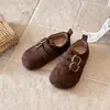 Zapatos retro de cuero para niños 2026 otoño nuevos resistentes al desgaste casuales para niños Birkenstock mocasines suaves para niñas