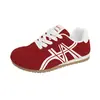 Sapatos ortopédicos femininos 2026 novo estilo verão altura baixa aumentando moda versátil com saias casual esportes tênis de plataforma