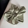 Scrunchie de Cetim Novo de Alta Qualidade com Bolinhas Estilo Coreano para Mulheres, Versátil e Fashionável, Prendedor de Cabelo Grande de Bolinhas