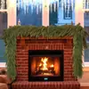 Produtos Transfronteiriços Incluem Decorações de Mesa, Enfeites de Escada, Enfeites de Porta de Pinheiro de Natal de Rattan Pe com Material de Toque Suave