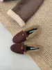 Sapatos Femininos Estilo Francês com Lã, Novo Modelo 2025, Bico Quadrado, Salto Escondido, Mocassins de Corte Profundo, Sapatilhas Quentes Peludas Estilo Britânico