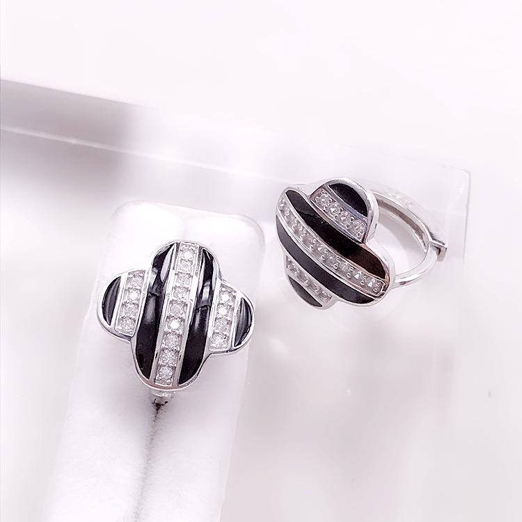 EH802609四叶草耳扣