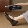 Novos Sapatos Versáteis de Tira Única com Bico Quadrado e Baixo, Aumento de Altura Oculto, Estilo Retro Francês, Sapatos Mary Jane Planos