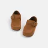 Zapatos infantiles retro de gamuza color liso con punta cuadrada estilo Birkenstock, nueva colección otoño 2026, zapatos de suela suave, modernos y versátiles para niños y niñas