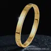 Pulseira de aço inoxidável para meninas alto padrão banho nicho feminino não desbota fecho titânio aço joias joias atacado