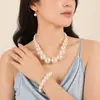 Conjunto de Três Peças Retro Exagerado de Pérolas Artificiais Grandes e Pequenas para Mulheres, Colar, Pulseira e Brincos, Acessórios de Banquete de Alto Padrão