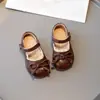 Zapatos pequeños de cuero versátiles estilo bosque para niñas 2026 Nuevos Zapatos Individuales para Niñas Bebés Primavera y Otoño Zapatos de Princesa Mocasines de Suela Suave