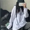 Camiseta base blanca estampada estilo ins Harajuku coreano, de longitud media, manga larga, corte holgado para mujer, moderna