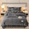 Conjunto de Três ou Quatro Peças de Cor Sólida Espessado em Leite de Pelo Falso Estilo Saia de Cama de Flanela de Inverno Alta Gramatura Dropshipping