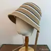 Sombrero de Pescador a Rayas Estilo Japonés con Lazo para Mujer, Sombrero de Cubo Transpirable Calado para Primavera y Verano, Hace que la Cara Parezca Más Pequeña, Sombrero Versátil Tejido con Lazo