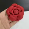 Acessório de Moda de Seda de Alta Qualidade 8cm Flor de Camélia Ultra-Resistente com Broche e Presilha Dupla Utilização