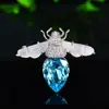Nuevo broche de abeja con concha de moda, diseño de nicho, exquisito corsage de insecto, accesorios de alfiler de circonita engastada de alta calidad