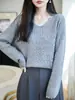 Top de punto para mujer de cuello en V para principios de otoño con delicado diseño calado, ligero y transpirable, favorecedor para el cuello, de manga larga, como capa base.