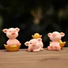 Familia de cerdos de resina de dibujos animados micro paisajismo maceta para suculentas acuario pecera paisaje adornos de decoración para tarta de cerdo