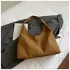 Bolsa Casual Retro de Grande Capacidade para Mulheres Moda Inverno 2025 Nova Bolsa de Ombro para o Dia a Dia Bolsa Tote Relaxada