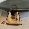 2026 Nova Bolsa Versátil para Passeio e Trabalho de Ombro Cruzado Bolsa de Mão Feminina Outono Inverno Grande Capacidade Fosca Costurada Bolsa de Axila