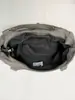Nueva bolsa de motocicleta de nicho de Shuai Mi, elegante bolsa de hombro para debajo del brazo para mujer, bolsa de mano para el día a día con tachuelas de gran capacidad