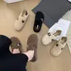 Sapatos Peludos de Pele de Ovelha com Solado Macio para Mulheres 2026, moda para usar ao ar livre com fivela, sapatos quentinhos de pelúcia estilo Birkenstock