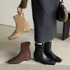 Botas Cortas Retro de Retazos de Gamuza con Aumento Interno de Altura, Elásticas y Adelgazantes para Mujer, Punta Cuadrada, Elegantes, Nueva Colección Primavera y Otoño 2026