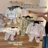 Conjunto de Pijama de Algodão com Lycra para Meninos e Meninas, Estilo Coreano Estampado Sem Costura Roupas e Calças de Outono, Camada Base Antibacteriana para Crianças
