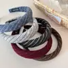 Elegante Faixa de Cabeça de Tricô em Sarja com Design de Coroa Alta, Versátil para Passeios, Sensação de Luxo, Acessório de Cabelo Retrô para Mulheres
