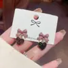 Pendientes Rojos Perla Festivos de Año Nuevo Temperamento Alto Grado Plata 925 Postes Pendientes de Botón Pendientes de Invierno para Mujer Fabricante Mayorista