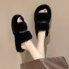 Stock Disponible Liberación Rápida Ropa Exterior Otoño e Invierno Pantuflas Peludas Moda Casual para Mujer Pantuflas de Algodón Ropa Exterior Cálida Suela Gruesa 4cm Bizcocho