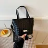 2026 Moda Nueva Textura Tejida Cesta de Mano para Verduras Bolso para Mujer Sensación de Alta Gama Diseño de Nicho Bolso Versátil de Hombro Cruzado