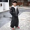 Conjunto de Ropa de Otoño para Niños Estilo Urbano Ropa Deportiva Infantil Nuevas Llegadas Primavera/Otoño 2026 Conjunto de Dos Piezas de Otoño para Niños Grandes Chico Moderno