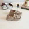 Zapatos de Cuero para Niños Primavera y Otoño Más Vendidos Comercio Exterior Simples Elegantes Versátiles Mocasines para Niños Medianos y Grandes Zapatos Casuales para Bebé