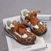 Zapatos Deportivos de Otoño para Niñas Suela Suave Antideslizante 26 Nuevos Zapatos Casuales Superficie de Cuero Edad Zapatos de Entrenamiento Alemanes Zapatos para Niños Estampado de Leopardo Individual