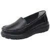 Sapatos novos para enfermeira primavera e verão femininos sola macia respiráveis confortáveis salto baixo pés não cansados antiderrapante sola grossa trabalho médico sapatos brancos